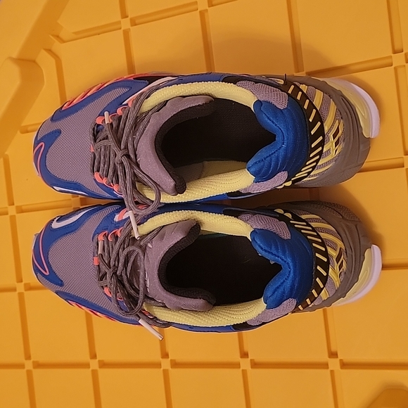 Adidas Torsion Sneakers - Picture 8 of 13